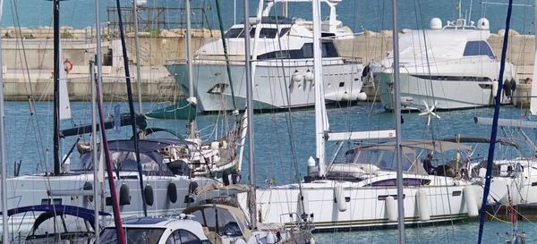 Włochy Sycylia Morze Śródziemne Marina Ragusa Maja 20198 Luksusowe Jachty — Zdjęcie stockowe