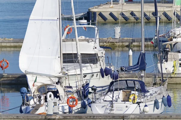 Talya Sicilya Akdeniz Marina Ragusa Haziran 2019 Limanda Lüks Yatlar — Stok fotoğraf