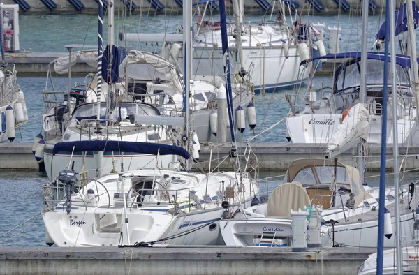 Italia Sicilia Mar Mediterráneo Marina Ragusa Junio 2019 Veleros Puerto —  Fotos de Stock