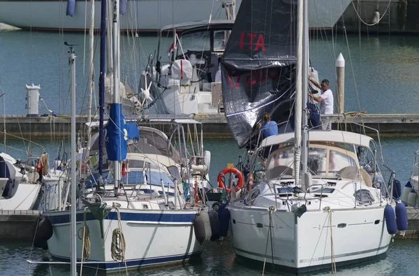 Italie Sicile Méditerranée Marina Ragusa Juin 2019 Personnes Voiliers Dans — Photo