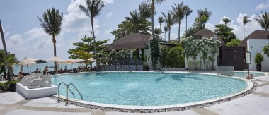 Tayland, Koh Samui (Samui Adası); 10 Mart 2007, plaj da yüzme havuzu ile bir tatil görünümü - Editörden