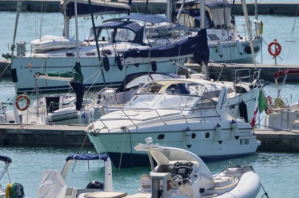 Italien Sicilien Medelhavet Marina Ragusa Provinsen Ragusa Juli 2019 Motorbåtar — Stockfoto