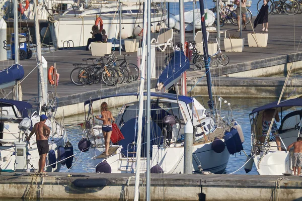 Italien Sicilien Medelhavet Marina Ragusa Provinsen Ragusa Juli 2019 Människor — Stockfoto