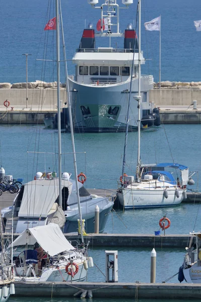 Italien Sicilien Medelhavet Marina Ragusa Provinsen Ragusa Juli 2019 Lyxbåtar — Stockfoto