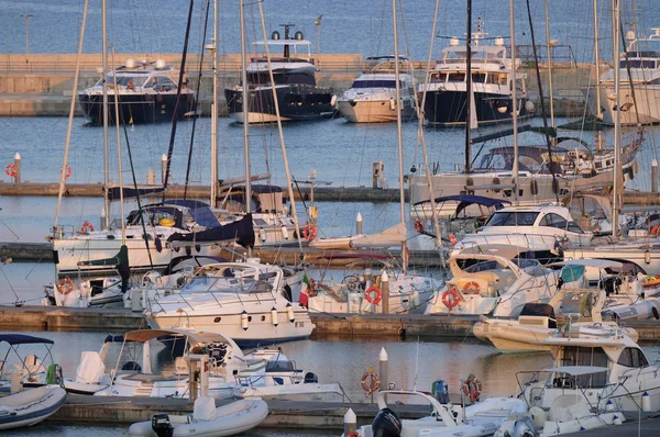 Talya Sicilya Akdeniz Marina Ragusa Ragusa Eyaleti Temmuz 2019 Motorlu — Stok fotoğraf