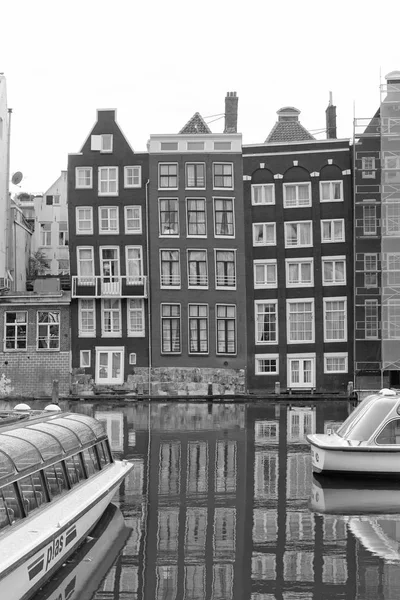 Holanda Amsterdã Vista Dos Muitos Canais Fachadas Casas Pedra Antigas — Fotografia de Stock