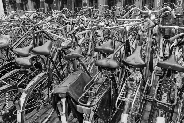 Holanda Ámsterdam Octubre 2011 Estacionamiento Bicicletas Cerca Estación Central Editorial —  Fotos de Stock