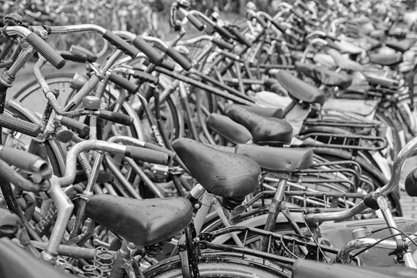 Hollanda Amsterdam Ekim 2011 Otopark Yakın Merkez Stasyonu Editoryal Bisikletler — Stok fotoğraf