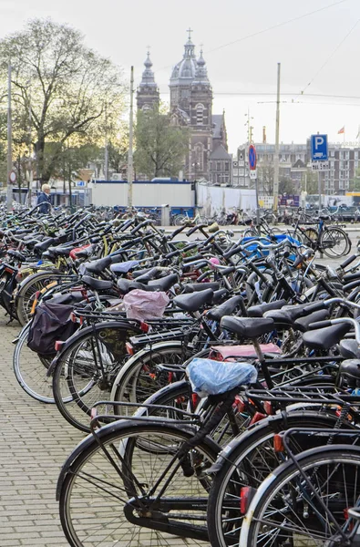 Holandsko Amsterdam Října 2011 Jízdní Kola Parkování Poblíž Hlavního Nádraží — Stock fotografie