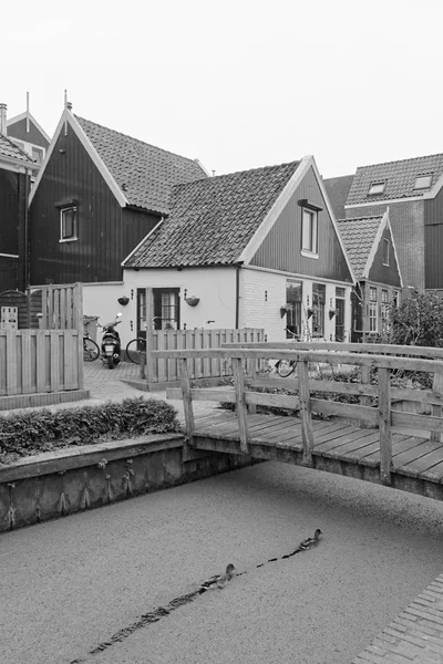 Holland Vollendam Amsterdam Klassische Holländische Alte Privathäuser Einem Wasserkanal — Stockfoto