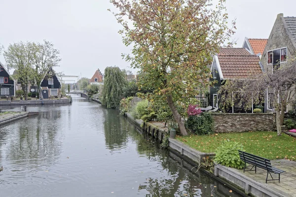 Holland Vollendam Amsterdam Klasyczne Holenderskie Stare Prywatne Domy Kanale Wodnym — Zdjęcie stockowe