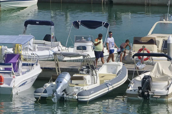 Talya Sicilya Akdeniz Marina Ragusa Ragusa Eyaleti Ağustos 2019 Limanda — Stok fotoğraf