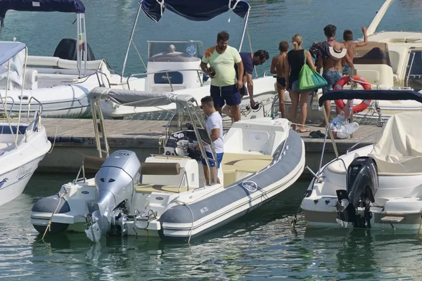 Italien Sicilien Medelhavet Marina Ragusa Provinsen Ragusa Augusti 2019 Människor — Stockfoto