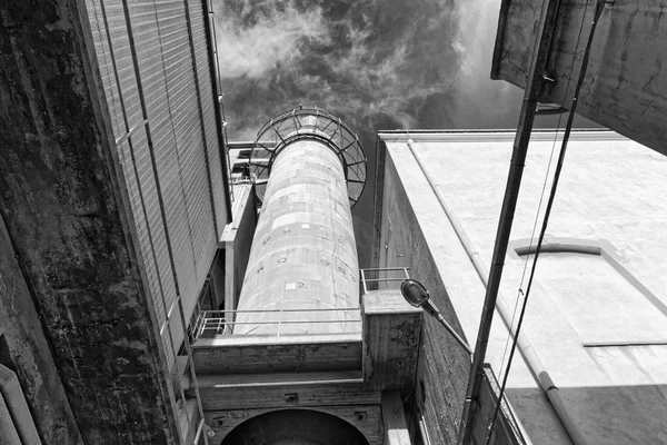 Italy Spoleto View Cement Factory Smokestack — Stock Photo, Image