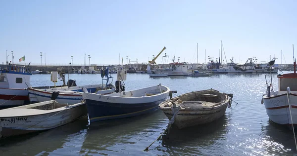 意大利 西西里岛 斯科格利蒂 拉古萨省 2019年9月30日 西西里木制渔船在港口 — 图库照片