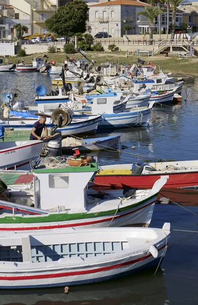 Italia Sicilia Scoglitti Provincia Ragusa Septiembre 2019 Pescadores Barcos Pesqueros — Foto de Stock