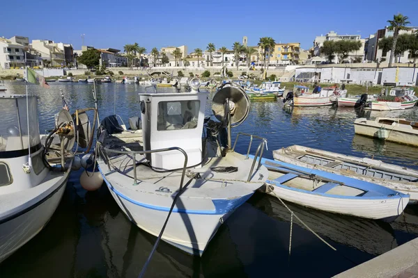 Italien Sicilien Scoglitti Provinsen Ragusa September 2019 Sicilianska Trä Fiskebåtar — Stockfoto