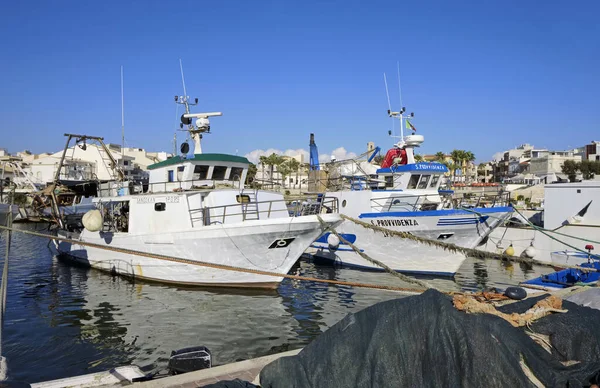 Italia Sicilia Scoglitti Provincia Ragusa Septiembre 2019 Barcos Redes Pesca — Foto de Stock