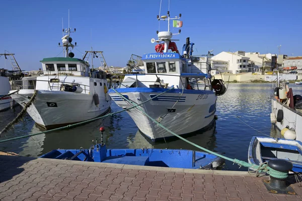 Ιταλία Σικελία Scoglitti Επαρχία Ραγκούσα Σεπτεμβρίου 2019 Ξύλινες Ψαρόβαρκες Στο — Φωτογραφία Αρχείου