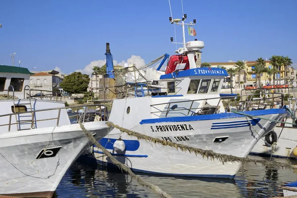 Ιταλία Σικελία Scoglitti Επαρχία Ραγκούσα Σεπτεμβρίου 2019 Ξύλινες Ψαρόβαρκες Στο — Φωτογραφία Αρχείου