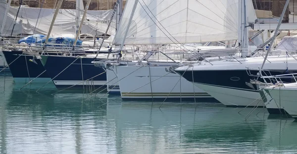 Italien Sicilien Medelhavet Marina Ragusa Ragusaprovinsen Oktober 2019 Lyxbåtar Hamnen — Stockfoto