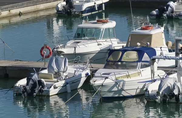 Italien Sizilien Mittelmeer Yachthafen Von Ragusa Oktober 2019 Motorboote Und — Stockfoto