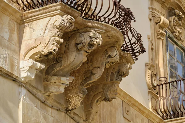 Itálie Sicílie Scicli Provincie Ragusa Barokní Fasáda Paláce Beneventano Ornamentálními — Stock fotografie