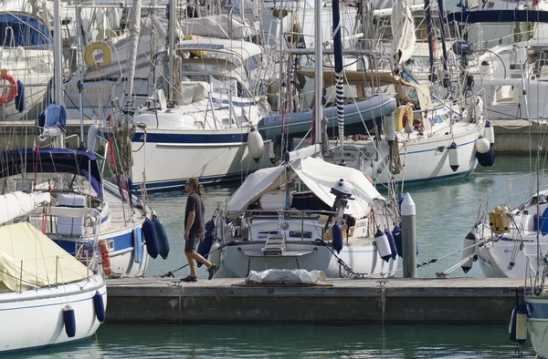 Italien Sizilien Mittelmeer Yachthafen Von Ragusa Oktober 2019 Menschen Und — Stockfoto