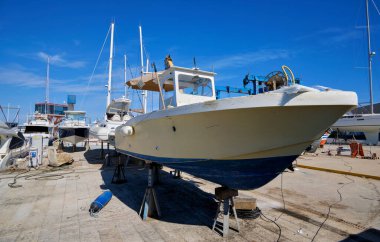 İtalya, Sicilya, Akdeniz, Marina di Ragusa (Ragusa Eyaleti); 11 Haziran 2020, tekneler ve lüks yatlar - EDITORIAL