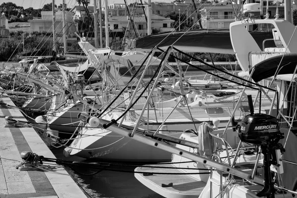 意大利 西西里 地中海 拉古萨海 拉古萨省 2020年6月11日 港口豪华游艇 Editorial — 图库照片