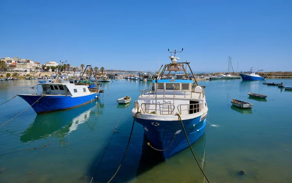 Italien Medelhavet Sicilien Scoglitti Ragusaprovinsen Den Juni 2020 Träfiskefartyg Hamnen — Stockfoto