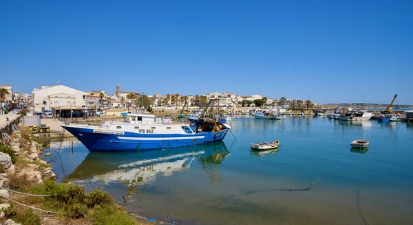 Italien Medelhavet Sicilien Scoglitti Ragusaprovinsen Den Juni 2020 Träfiskefartyg Hamnen — Stockfoto