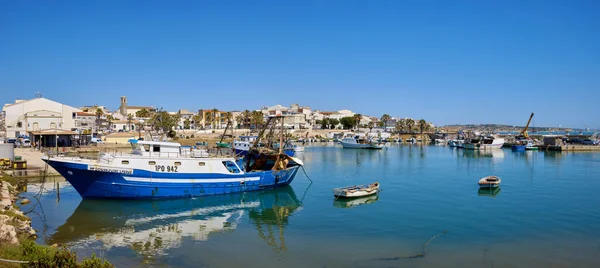 Italien Medelhavet Sicilien Scoglitti Ragusaprovinsen Den Juni 2020 Träfiskefartyg Hamnen — Stockfoto