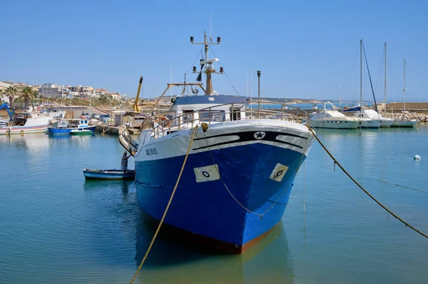 Italien Medelhavet Sicilien Scoglitti Ragusaprovinsen Den Juni 2020 Fiskebåtar Och — Stockfoto