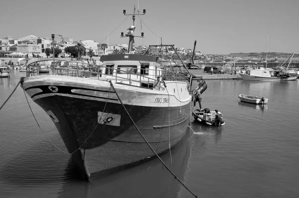 Itália Mar Mediterrâneo Sicília Scoglitti Província Ragusa Junho 2020 Pescadores — Fotografia de Stock