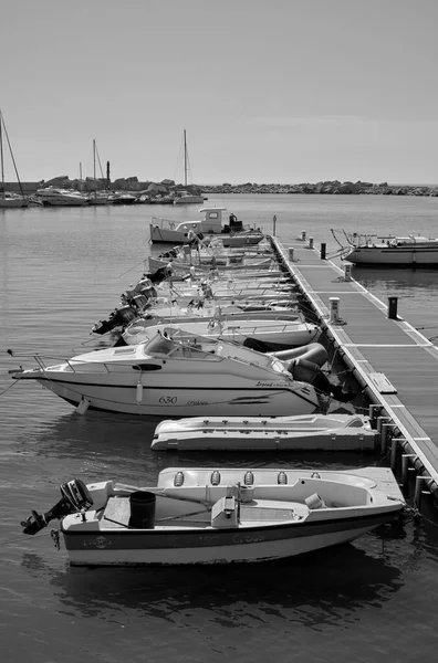 Italia Sicilia Mar Mediterraneo Scoglitti Provincia Ragusa Giugno 2020 Barche — Foto Stock