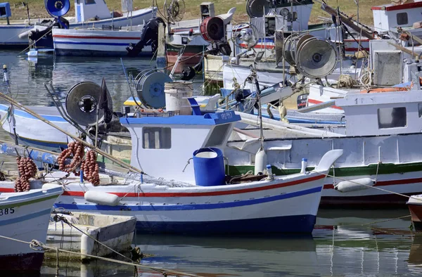 Italien Sizilien Scoglitti Provinz Ragusa Juni 2020 Sizilianische Holzfischerboote Hafen — Stockfoto