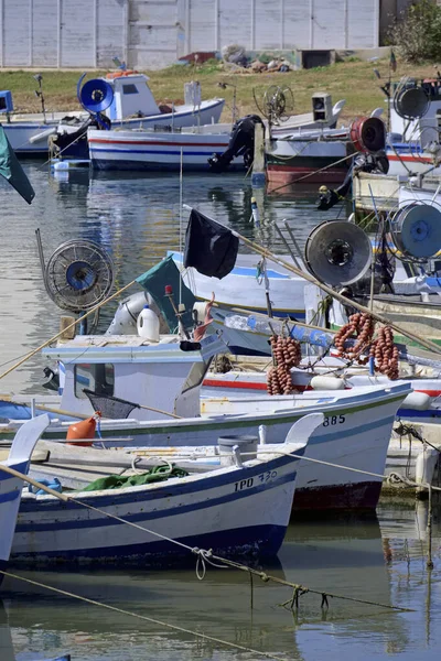 Italia Sicilia Scoglitti Provincia Ragusa Pescherecci Siciliani Legno Nel Porto — Foto Stock