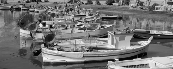 Olaszország Szicília Scoglitti Ragusa Tartomány 2020 Június Szicíliai Fahalászhajók Kikötőben — Stock Fotó