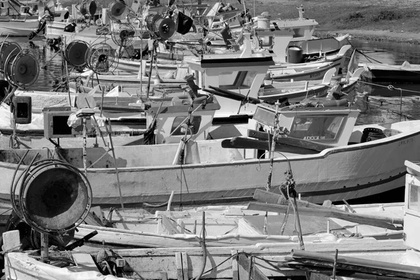 Italien Sicilien Scoglitti Ragusaprovinsen Sicilianska Träfiskefartyg Hamnen — Stockfoto