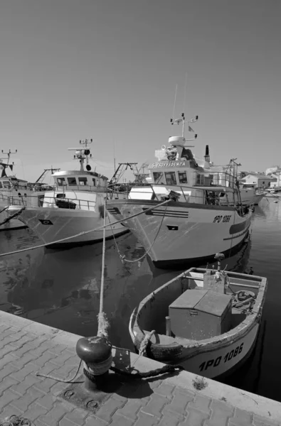 Italien Sizilien Scoglitti Provinz Ragusa Sizilianische Holzfischerboote Hafen — Stockfoto