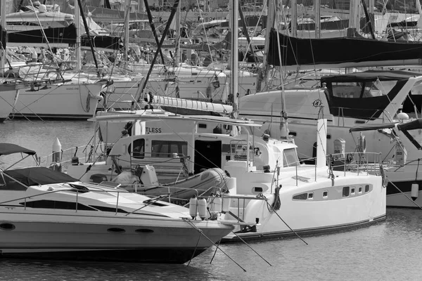 Italien Sicilien Medelhavet Marina Ragusa Ragusaprovinsen Juni 2020 Lyxjakter Hamnen — Stockfoto