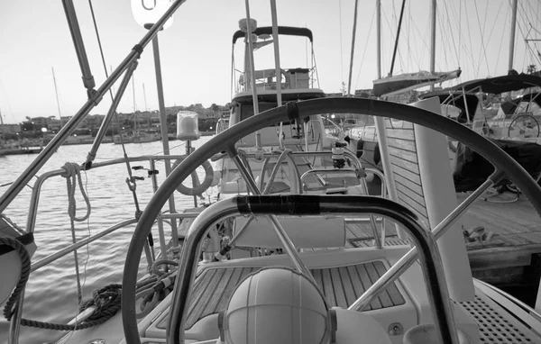 Italien Sizilien Mittelmeer Marina Ragusa Blick Auf Luxusjachten Hafen Bei — Stockfoto