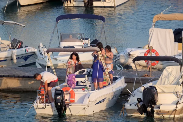 Italien Sizilien Mittelmeer Marina Ragusa Provinz Ragusa Juni 2020 Menschen — Stockfoto