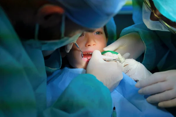 Enfant Ans Guéri Dans Une Clinique Dentaire — Photo