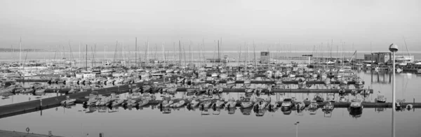 Italien Sicilien Medelhavet Marina Ragusa Ragusaprovinsen Motorbåtar Och Lyxbåtar Hamnen — Stockfoto