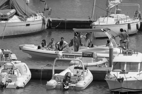 Italien Sicilien Medelhavet Marina Ragusa Ragusaprovinsen Juli 2020 Människor Stor — Stockfoto