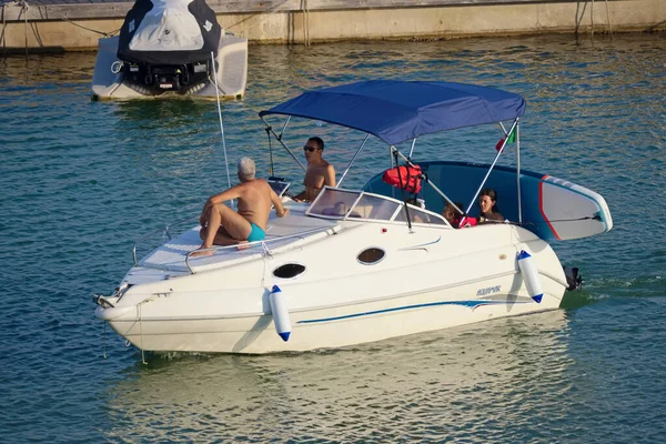 Italien Sizilien Mittelmeer Marina Ragusa Provinz Ragusa August 2020 Menschen — Stockfoto