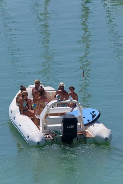 Italien Sizilien Mittelmeer Marina Ragusa Provinz Ragusa August 2020 Menschen — Stockfoto