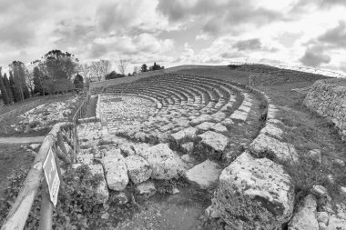 İtalya, Sicilya, Palazzolo Acreide (Syracuse Eyaleti), Yunan amfitiyatro kalıntıları